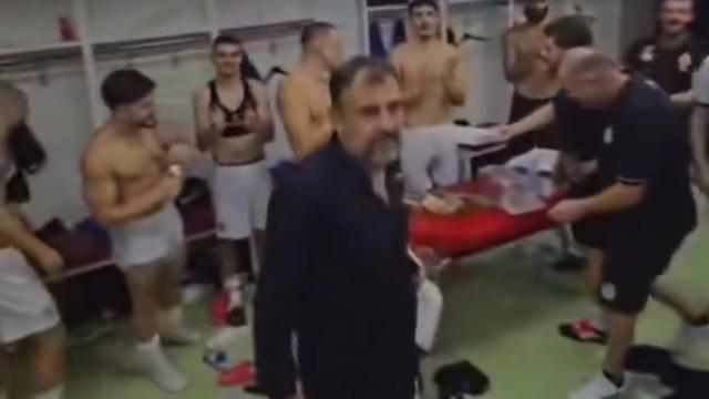 Kulüp Başkanı Para Çantası